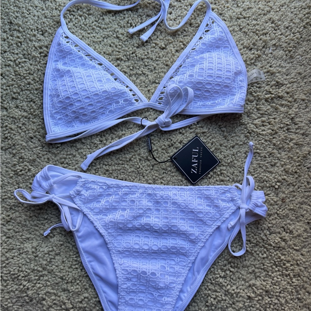 Zaful White Crochet Bikini Set – Triangle Top & Tie Bottoms, Size M, NWT